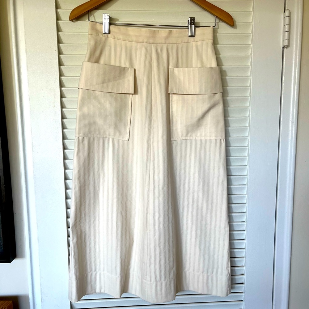 Gorgeous EWANIKA skirt, ecru, size XS, excellent hardly worn condition.